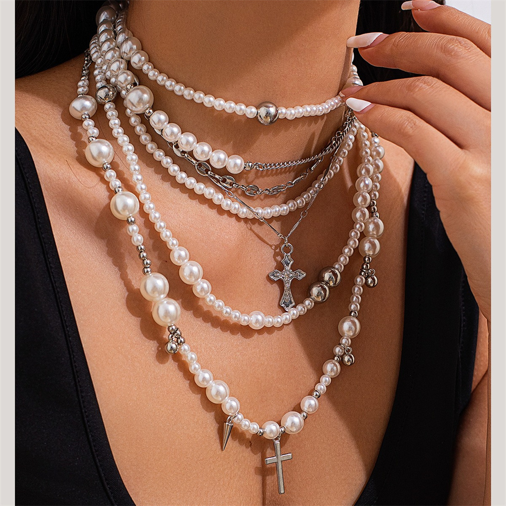 Layered Pendant Necklace Aesthetic - Wielowarstwowy naszyjnik z łańcuszkiem z imitacji