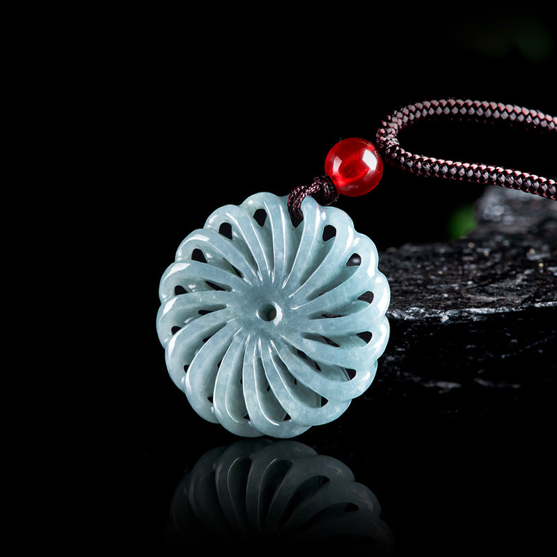 Necklaces - Naszyjnik z zawieszką w kształcie kwiatu