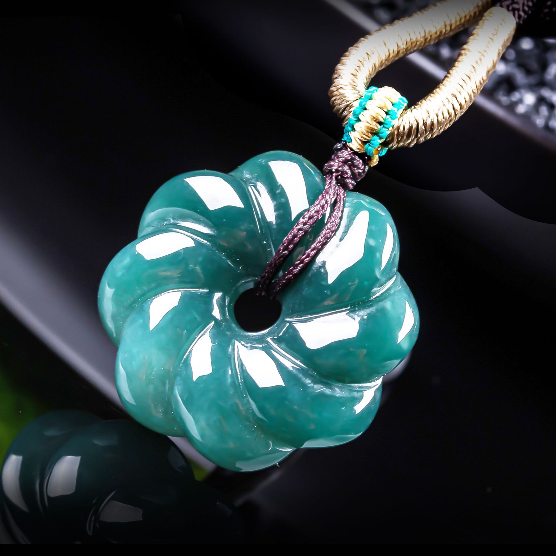Naturalny naszyjnik z jadeitu  – Necklaces recenzja i cena