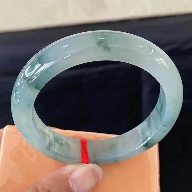 Jadeit z Birmy z niebieskimi w – Bracelets recenzja i cena