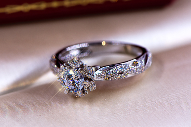 Pierścionek ze srebra próby S9 – Moissanite Engagement Ring 1 Carat recenzja i cena