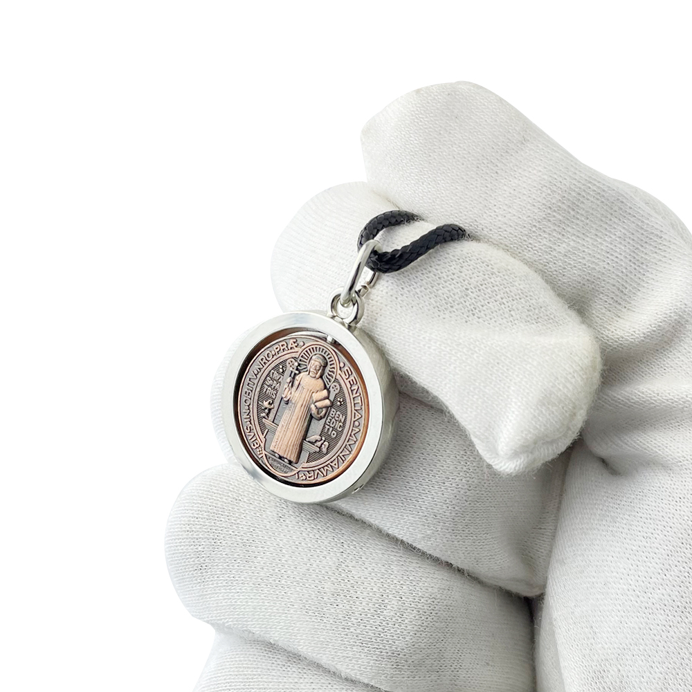 Nowy Medalik Świętego Benedykt – Necklaces recenzja i cena