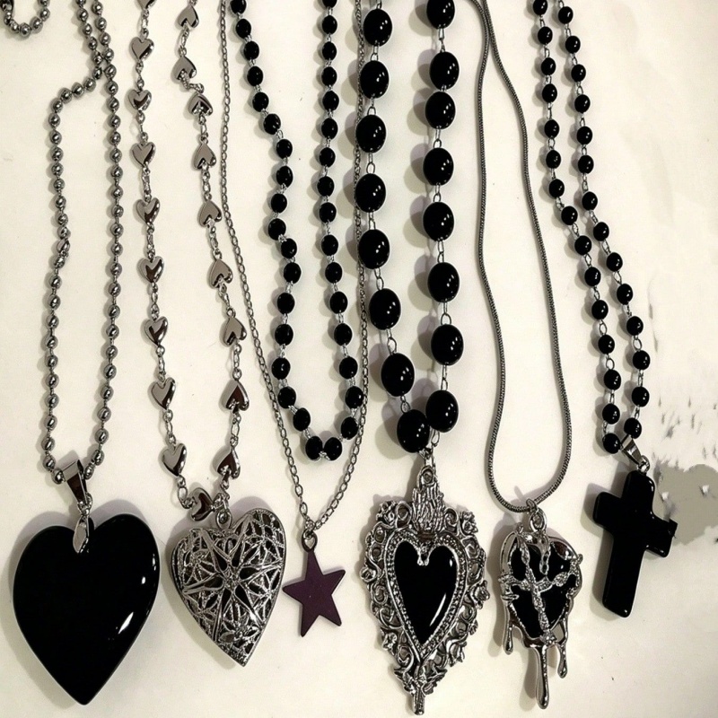 6-częściowy zestaw gotyckich n – Layered Pendant Necklace Aesthetic recenzja i cena