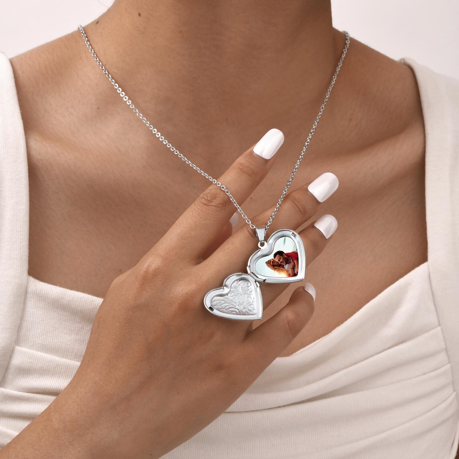 Vnox Delikatne Naszyjniki z Za – Heart Locket Necklace Photo recenzja i cena