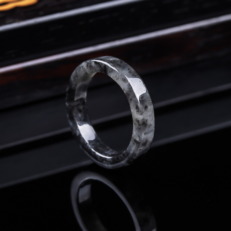 Naturalny pierścionek z czarne – Rings recenzja i cena